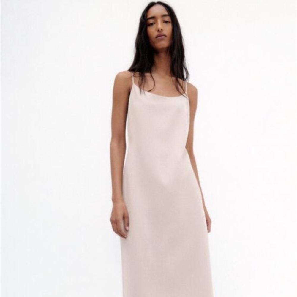 Zara MIDI DRESS LIMITED EDITION
Sand NWT